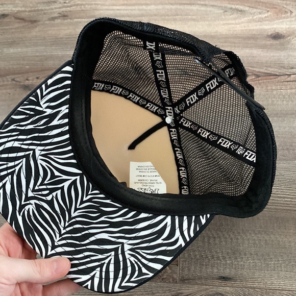 fox hat - Picture 2 of 2